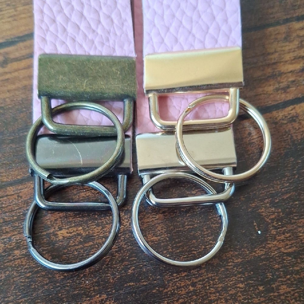 (Buy Now )Pink Faux Pepple Leather Wirstlet Keychain - Picture 4 of 4